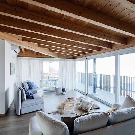 White Attic - By Myhomeincomo Camnago Volta Exterior photo