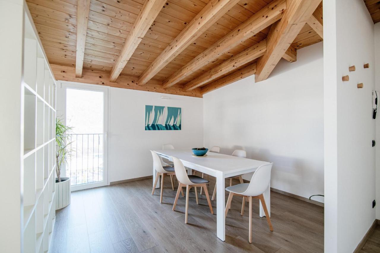 White Attic - By Myhomeincomo Camnago Volta Exterior photo